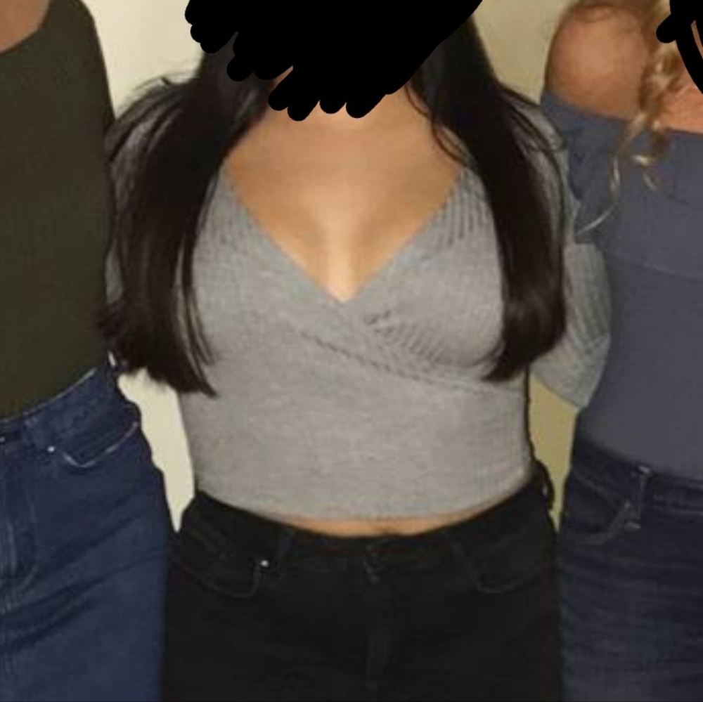 MOVING SALE Forever 21 Grey twist crop top